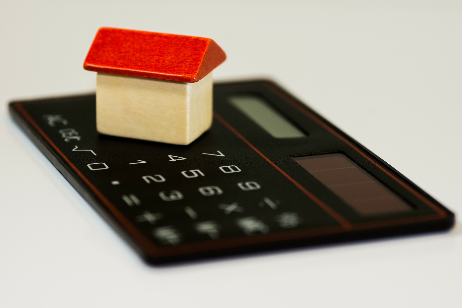 Bierzesz kredyt na mieszkanie? Sprawdź, co musisz wiedzieć o kredycie hipotecznym!